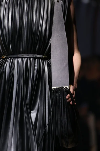 Look 27